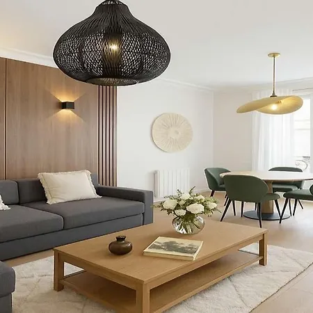 Champs Elysees - Premium Family For 5 Apartmán