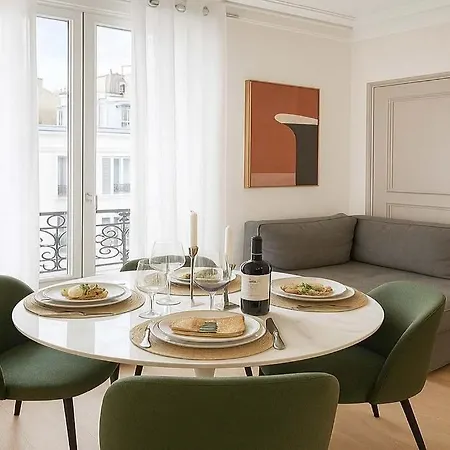 Champs Elysees - Premium Family For 5