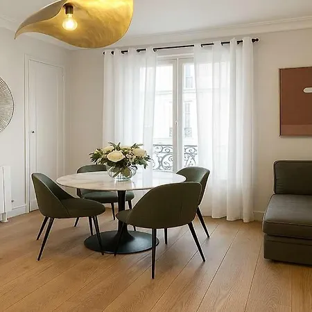 Champs Elysees - Premium Family For 5 Apartmán *