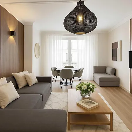 Champs Elysees - Premium Family For 5 Apartmán