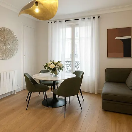 Champs Elysees - Premium Family For 5 Apartmán