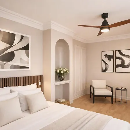 Champs Elysees - Premium Family For 5 Paris