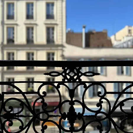Champs Elysees - Premium Family For 5 * 巴黎